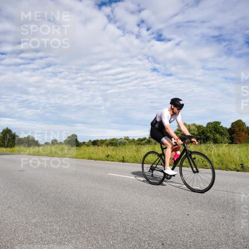 31.08.2025 - Elbe Triathlon Hamburg Michael Burmester http://msf.ph/oto/8663851 31.08.2025 09:43:09 Radfahren 321, 605, 622, 795 meine-sportfotos.de