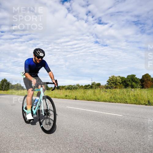 31.08.2025 - Elbe Triathlon Hamburg Michael Burmester http://msf.ph/oto/8663865 31.08.2025 09:43:32 Radfahren 282, 337, 383, 461, 519, 567, 888 meine-sportfotos.de
