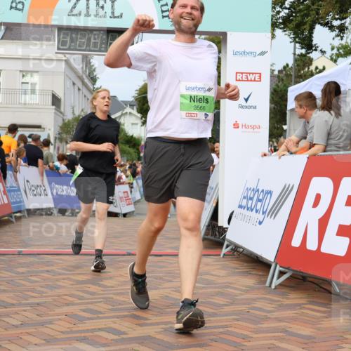 31.08.2025 - 21. Blankeneser Heldenlauf Strokosch-Dieckow http://msf.ph/oto/8663874 31.08.2025 11:20:10 Ziel 3566, 3310, 3042 meine-sportfotos.de