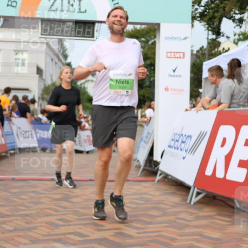 31.08.2025 - 21. Blankeneser Heldenlauf Strokosch-Dieckow http://msf.ph/oto/8663891 31.08.2025 11:20:10 Ziel 3566, 3310, 3042 meine-sportfotos.de