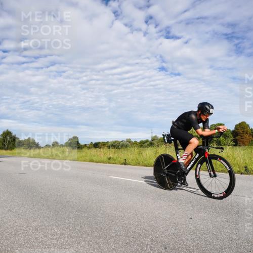 31.08.2025 - Elbe Triathlon Hamburg Michael Burmester http://msf.ph/oto/8663893 31.08.2025 09:43:54 Radfahren 377, 450, 563, 610, 634, 770 meine-sportfotos.de