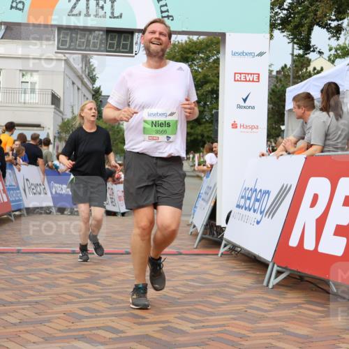 31.08.2025 - 21. Blankeneser Heldenlauf Strokosch-Dieckow http://msf.ph/oto/8663899 31.08.2025 11:20:10 Ziel 3566, 3310, 3042 meine-sportfotos.de