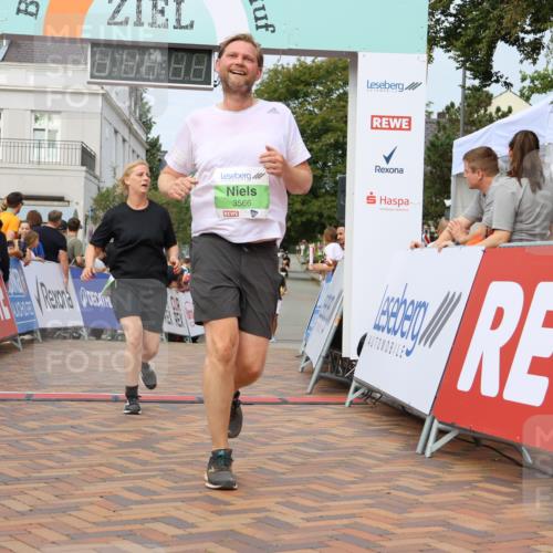 31.08.2025 - 21. Blankeneser Heldenlauf Strokosch-Dieckow http://msf.ph/oto/8663908 31.08.2025 11:20:10 Ziel 3566, 3310, 3042 meine-sportfotos.de