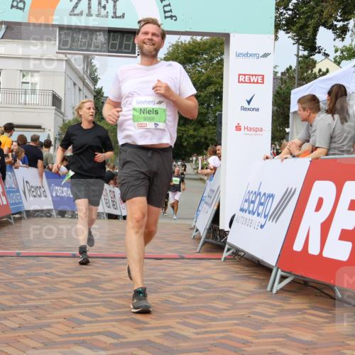 31.08.2025 - 21. Blankeneser Heldenlauf Strokosch-Dieckow http://msf.ph/oto/8663915 31.08.2025 11:20:10 Ziel 3566, 3310, 3042 meine-sportfotos.de