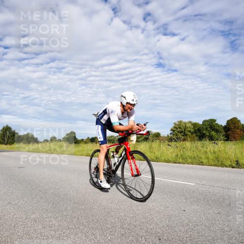 31.08.2025 - Elbe Triathlon Hamburg Michael Burmester http://msf.ph/oto/8663918 31.08.2025 09:44:21 Radfahren 719 meine-sportfotos.de