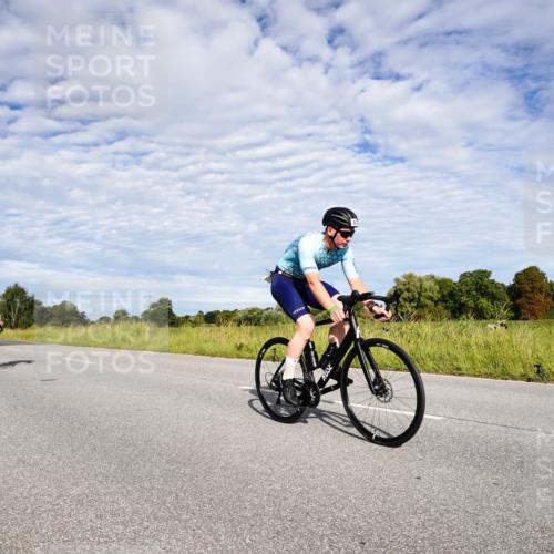 31.08.2025 - Elbe Triathlon Hamburg Michael Burmester http://msf.ph/oto/8663920 31.08.2025 09:44:29 Radfahren 360, 387, 667, 825, 919 meine-sportfotos.de