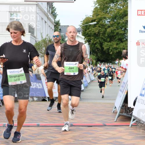 31.08.2025 - 21. Blankeneser Heldenlauf Strokosch-Dieckow http://msf.ph/oto/8663977 31.08.2025 11:01:37 Ziel 3082, 3298, 3276, 3109, 3712 meine-sportfotos.de