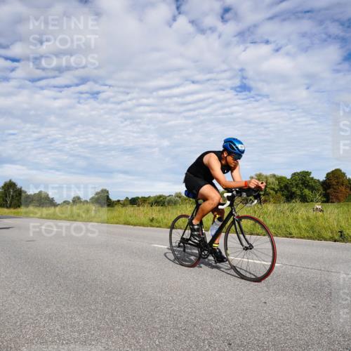 31.08.2025 - Elbe Triathlon Hamburg Michael Burmester http://msf.ph/oto/8663992 31.08.2025 09:45:37 Radfahren 392, 393, 607, 633, 660, 700, 708, 709, 786, 808, 826 meine-sportfotos.de