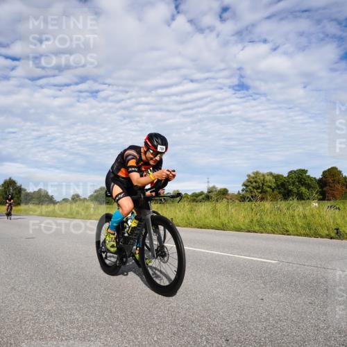 31.08.2025 - Elbe Triathlon Hamburg Michael Burmester http://msf.ph/oto/8664000 31.08.2025 09:45:41 Radfahren 392, 534, 633, 700, 708, 786, 808, 826, 930 meine-sportfotos.de