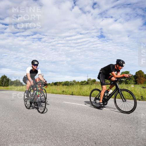 31.08.2025 - Elbe Triathlon Hamburg Michael Burmester http://msf.ph/oto/8664003 31.08.2025 09:45:43 Radfahren 305, 392, 534, 633, 700, 786, 808, 826, 930 meine-sportfotos.de