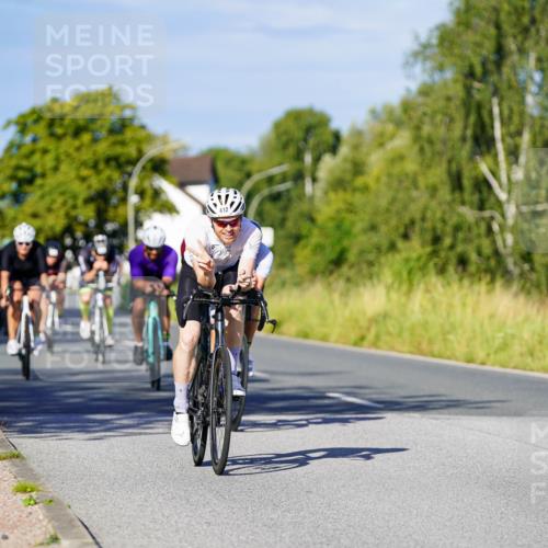31.08.2025 - Elbe Triathlon Hamburg Michael Burmester http://msf.ph/oto/8664010 31.08.2025 09:21:41 Radfahren 229, 272, 276, 300, 412, 468, 492, 658 meine-sportfotos.de