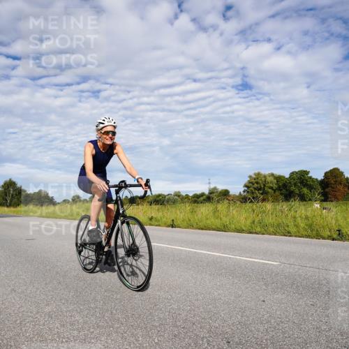 31.08.2025 - Elbe Triathlon Hamburg Michael Burmester http://msf.ph/oto/8664014 31.08.2025 09:45:51 Radfahren 305, 534, 588, 905, 930 meine-sportfotos.de