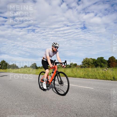 31.08.2025 - Elbe Triathlon Hamburg Michael Burmester http://msf.ph/oto/8664055 31.08.2025 09:46:28 Radfahren 419, 421, 439, 494, 599, 909 meine-sportfotos.de