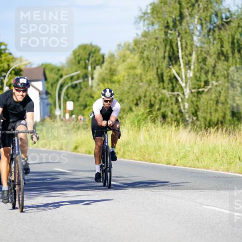 31.08.2025 - Elbe Triathlon Hamburg Michael Burmester http://msf.ph/oto/8664113 31.08.2025 09:22:29 Radfahren 397, 405, 426, 479, 557, 614 meine-sportfotos.de