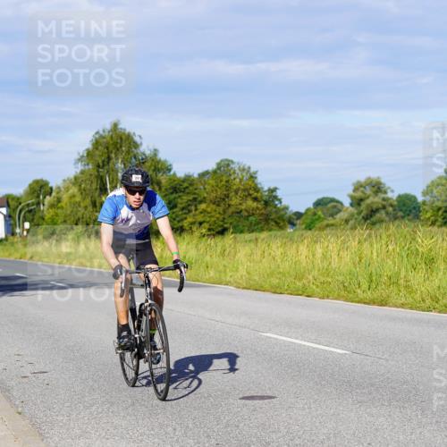 31.08.2025 - Elbe Triathlon Hamburg Michael Burmester http://msf.ph/oto/8664181 31.08.2025 09:22:43 Radfahren 166, 304, 391, 834 meine-sportfotos.de