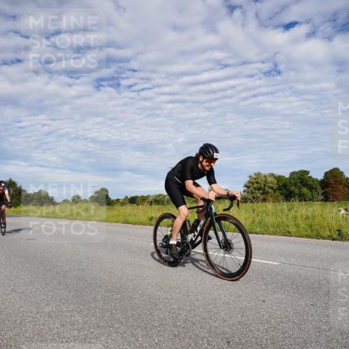 31.08.2025 - Elbe Triathlon Hamburg Michael Burmester http://msf.ph/oto/8664196 31.08.2025 09:48:29 Radfahren 291, 547, 654, 682, 844, 878, 903 meine-sportfotos.de