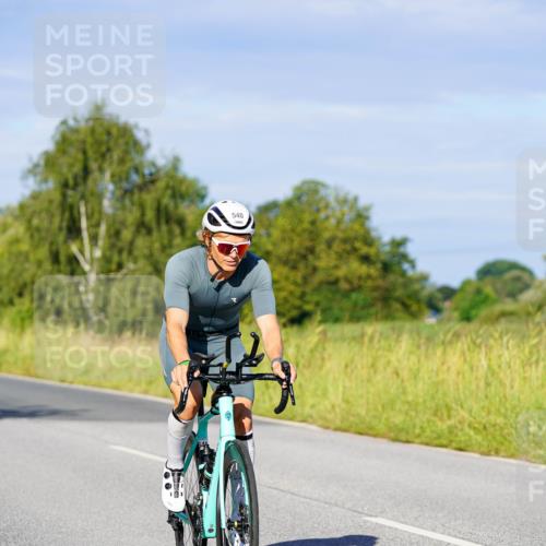 31.08.2025 - Elbe Triathlon Hamburg Michael Burmester http://msf.ph/oto/8664200 31.08.2025 09:22:56 Radfahren 325, 406, 429, 540, 575, 600 meine-sportfotos.de