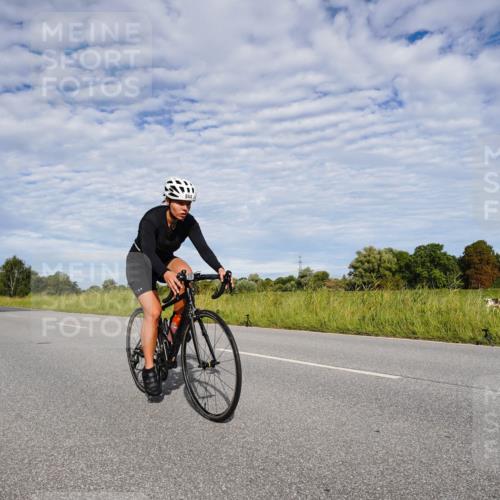 31.08.2025 - Elbe Triathlon Hamburg Michael Burmester http://msf.ph/oto/8664202 31.08.2025 09:48:31 Radfahren 441, 547, 682, 844, 878, 903 meine-sportfotos.de