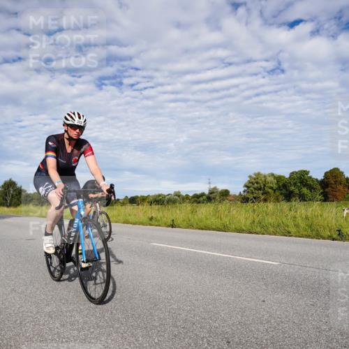 31.08.2025 - Elbe Triathlon Hamburg Michael Burmester http://msf.ph/oto/8664213 31.08.2025 09:48:46 Radfahren 322, 407, 515, 656, 739, 742, 856, 920, 931 meine-sportfotos.de