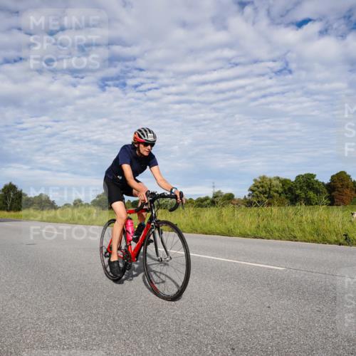 31.08.2025 - Elbe Triathlon Hamburg Michael Burmester http://msf.ph/oto/8664229 31.08.2025 09:48:54 Radfahren 822, 842, 856, 920, 921 meine-sportfotos.de