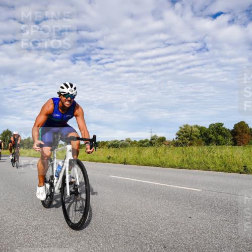 31.08.2025 - Elbe Triathlon Hamburg Michael Burmester http://msf.ph/oto/8664239 31.08.2025 09:49:05 Radfahren 319, 428, 532, 614, 726, 727 meine-sportfotos.de
