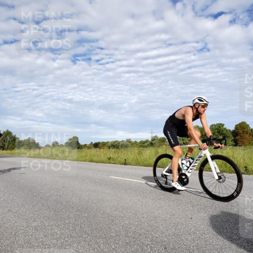 31.08.2025 - Elbe Triathlon Hamburg Michael Burmester http://msf.ph/oto/8664246 31.08.2025 09:49:07 Radfahren 319, 428, 532, 614, 710, 726, 727 meine-sportfotos.de