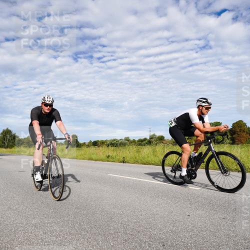 31.08.2025 - Elbe Triathlon Hamburg Michael Burmester http://msf.ph/oto/8664286 31.08.2025 09:49:34 Radfahren 365, 410, 426, 430, 594, 783, 834, 892, 914 meine-sportfotos.de