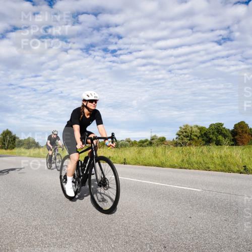 31.08.2025 - Elbe Triathlon Hamburg Michael Burmester http://msf.ph/oto/8664395 31.08.2025 09:51:31 Radfahren 372, 435, 446, 493, 557, 693, 752, 769, 801, 814, 818, 836, 879 meine-sportfotos.de