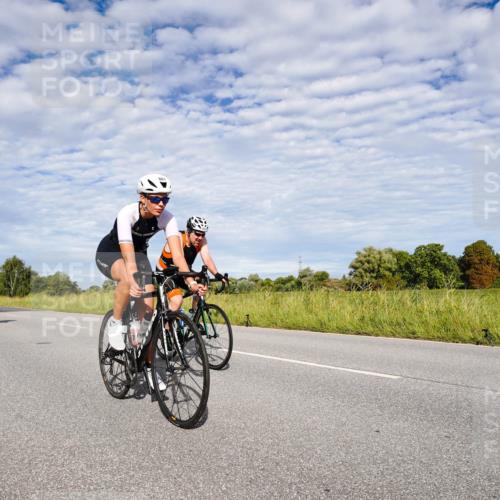 31.08.2025 - Elbe Triathlon Hamburg Michael Burmester http://msf.ph/oto/8664400 31.08.2025 09:51:33 Radfahren 372, 435, 446, 493, 529, 557, 693, 752, 769, 801, 814, 818, 836, 879, 890 meine-sportfotos.de