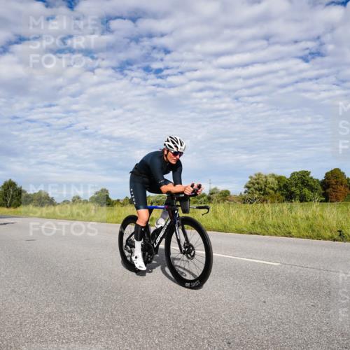 31.08.2025 - Elbe Triathlon Hamburg Michael Burmester http://msf.ph/oto/8664404 31.08.2025 09:51:35 Radfahren 372, 435, 482, 493, 512, 529, 557, 693, 752, 801, 818, 836, 890 meine-sportfotos.de