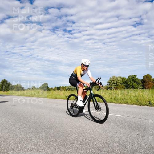 31.08.2025 - Elbe Triathlon Hamburg Michael Burmester http://msf.ph/oto/8664407 31.08.2025 09:51:36 Radfahren 372, 435, 482, 493, 512, 529, 557, 693, 752, 801, 818, 836, 890 meine-sportfotos.de