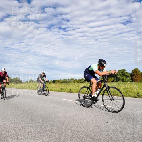 31.08.2025 - Elbe Triathlon Hamburg Michael Burmester http://msf.ph/oto/8664411 31.08.2025 09:51:38 Radfahren 372, 435, 482, 493, 512, 529, 752, 836, 849, 890 meine-sportfotos.de