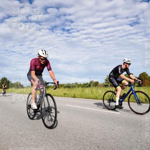 31.08.2025 - Elbe Triathlon Hamburg Michael Burmester http://msf.ph/oto/8664413 31.08.2025 09:51:39 Radfahren 372, 435, 482, 493, 512, 529, 752, 836, 849, 890 meine-sportfotos.de