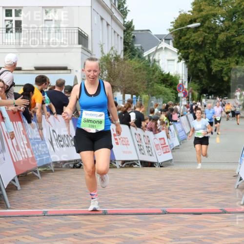 31.08.2025 - 21. Blankeneser Heldenlauf Strokosch-Dieckow http://msf.ph/oto/8664414 31.08.2025 11:19:36 Ziel 3391, 3494, 3348, 3343 meine-sportfotos.de