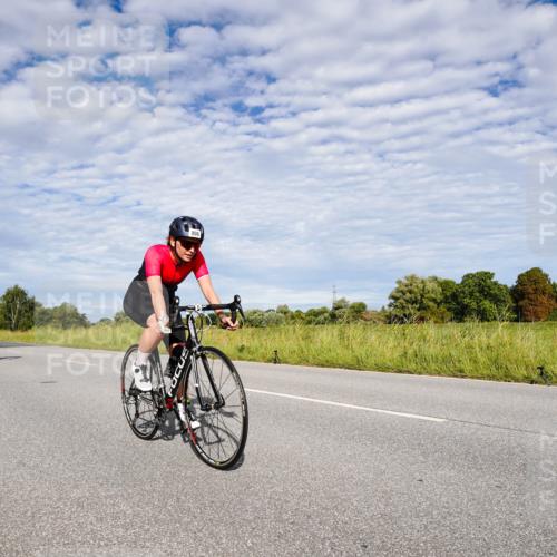 31.08.2025 - Elbe Triathlon Hamburg Michael Burmester http://msf.ph/oto/8664423 31.08.2025 09:51:50 Radfahren 390, 561, 651, 806, 817 meine-sportfotos.de