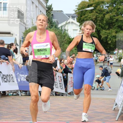 31.08.2025 - 21. Blankeneser Heldenlauf Strokosch-Dieckow http://msf.ph/oto/8664425 31.08.2025 11:00:51 Ziel 3436, 3218, 3190 meine-sportfotos.de