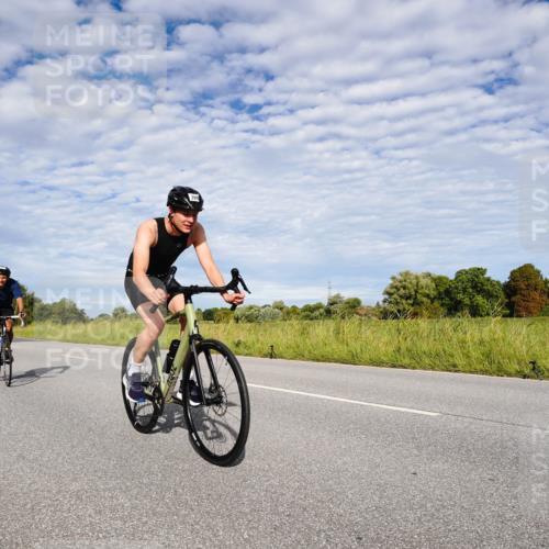 31.08.2025 - Elbe Triathlon Hamburg Michael Burmester http://msf.ph/oto/8664429 31.08.2025 09:51:56 Radfahren 390, 651, 761, 799, 817 meine-sportfotos.de