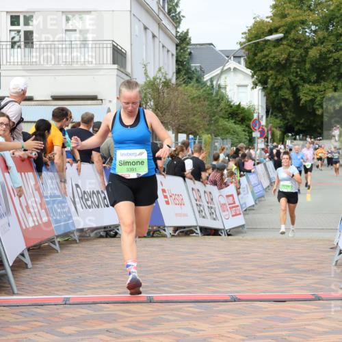 31.08.2025 - 21. Blankeneser Heldenlauf Strokosch-Dieckow http://msf.ph/oto/8664435 31.08.2025 11:19:36 Ziel 3391, 3494, 3348, 3343 meine-sportfotos.de