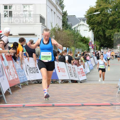 31.08.2025 - 21. Blankeneser Heldenlauf Strokosch-Dieckow http://msf.ph/oto/8664442 31.08.2025 11:19:36 Ziel 3391, 3494, 3348, 3343 meine-sportfotos.de