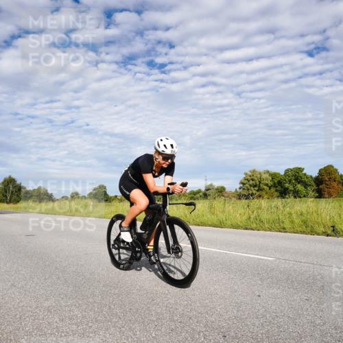 31.08.2025 - Elbe Triathlon Hamburg Michael Burmester http://msf.ph/oto/8664445 31.08.2025 09:52:14 Radfahren 297, 642, 703, 747, 854, 895 meine-sportfotos.de