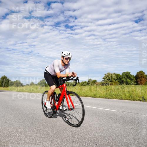 31.08.2025 - Elbe Triathlon Hamburg Michael Burmester http://msf.ph/oto/8664471 31.08.2025 09:52:41 Radfahren 424, 606, 611, 741, 788 meine-sportfotos.de
