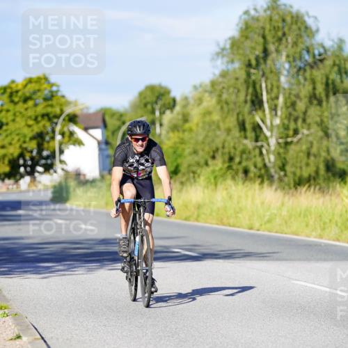 31.08.2025 - Elbe Triathlon Hamburg Michael Burmester http://msf.ph/oto/8664472 31.08.2025 09:24:27 Radfahren 180, 418, 454, 499, 576, 653 meine-sportfotos.de