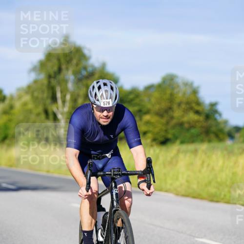 31.08.2025 - Elbe Triathlon Hamburg Michael Burmester http://msf.ph/oto/8664490 31.08.2025 09:24:33 Radfahren 180, 417, 576 meine-sportfotos.de