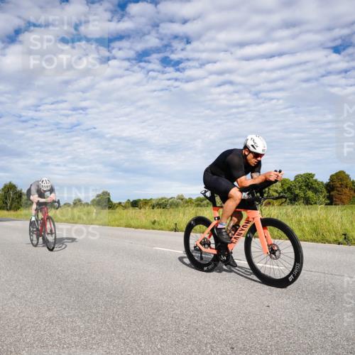 31.08.2025 - Elbe Triathlon Hamburg Michael Burmester http://msf.ph/oto/8664493 31.08.2025 09:53:03 Radfahren 454, 514, 540, 677, 687, 704, 736, 753, 870, 894 meine-sportfotos.de
