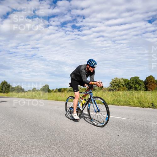 31.08.2025 - Elbe Triathlon Hamburg Michael Burmester http://msf.ph/oto/8664505 31.08.2025 09:53:10 Radfahren 453, 457, 503, 540, 704, 870 meine-sportfotos.de