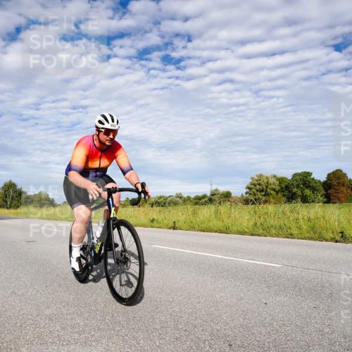 31.08.2025 - Elbe Triathlon Hamburg Michael Burmester http://msf.ph/oto/8664514 31.08.2025 09:53:15 Radfahren 304, 405, 453, 457, 472, 503 meine-sportfotos.de