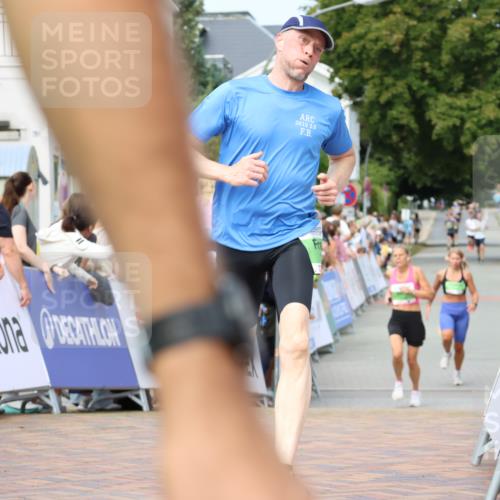 31.08.2025 - 21. Blankeneser Heldenlauf Strokosch-Dieckow http://msf.ph/oto/8664515 31.08.2025 11:00:46 Ziel 3480, 3436, 3468, 3469 meine-sportfotos.de