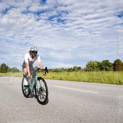 31.08.2025 - Elbe Triathlon Hamburg Michael Burmester http://msf.ph/oto/8664528 31.08.2025 09:53:26 Radfahren 549, 593, 659, 900, 925 meine-sportfotos.de