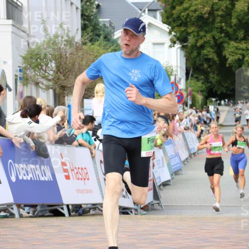 31.08.2025 - 21. Blankeneser Heldenlauf Strokosch-Dieckow http://msf.ph/oto/8664540 31.08.2025 11:00:46 Ziel 3480, 3436, 3468, 3469 meine-sportfotos.de