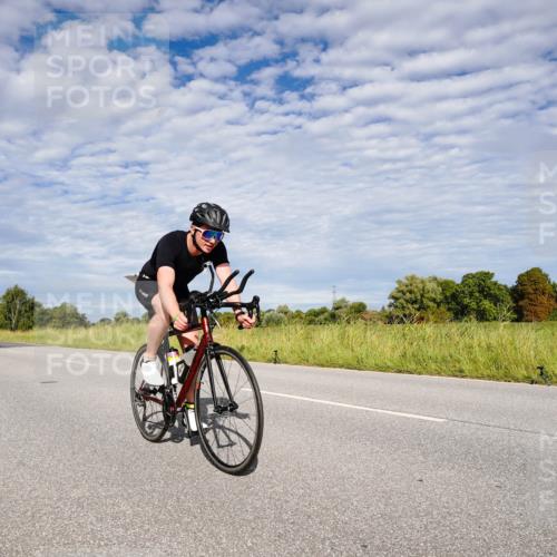 31.08.2025 - Elbe Triathlon Hamburg Michael Burmester http://msf.ph/oto/8664566 31.08.2025 09:54:20 Radfahren 415, 434, 471, 525, 698, 725 meine-sportfotos.de